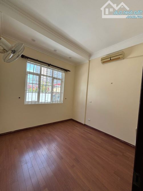 CHO THUÊ NHÀ NGUYÊN CĂN GẦN LINH ĐÀM,60M 4 TẦNG Ô TÔ ĐỖ TRONG NHÀ.GIÁ CHỈ 12,5 TRIỆU - 5