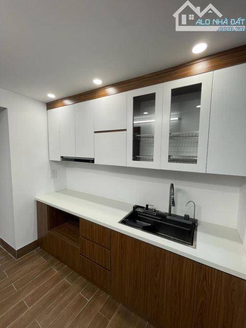 NGUYỄN VĂN HUYÊN-CẦU GIẤY-6 TẦNG THANG MÁY-2 MẶT THOÁNG-Ô TÔ ĐỖ CỬA-13.5 TỶ - 5