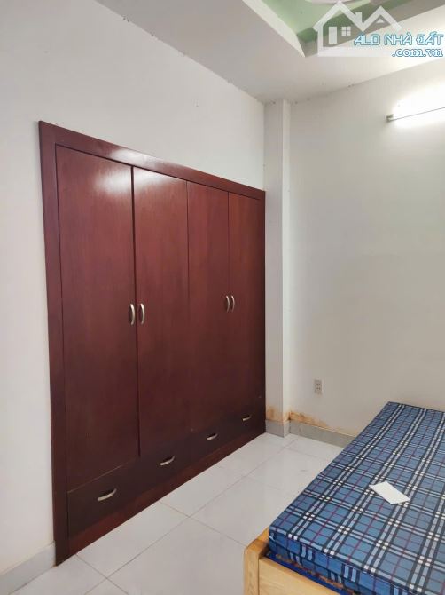 Nhà đẹp hxt gần ngã tư Bình Phước. 1 trệt 3 lầu, 5pn 4wc, full nội thất - 5