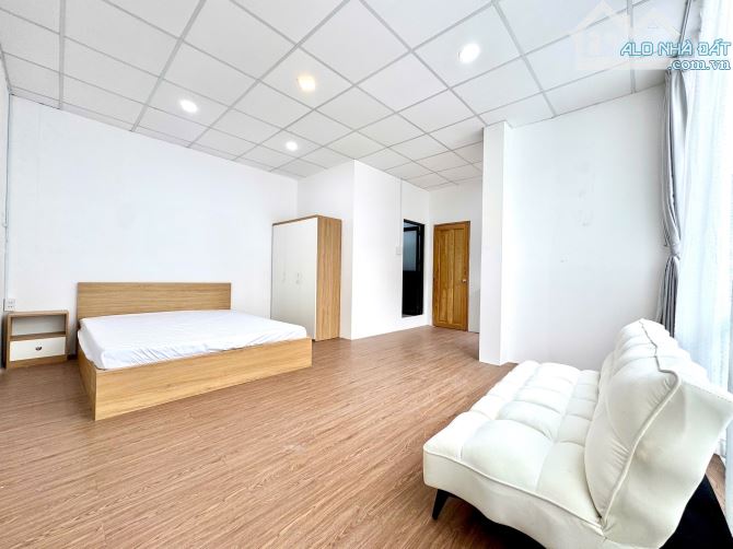 CHO THUÊ CĂN STUDIO FULL NỘI THẤT BAN CÔNG Ở SÁT QUẬN 1 - 5