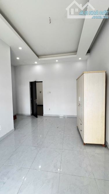 NHÀ 3 TẦNG, 90M2 - MT ĐƯỜNG 9M ✍️GIÁ 6,5 TỶ - 5