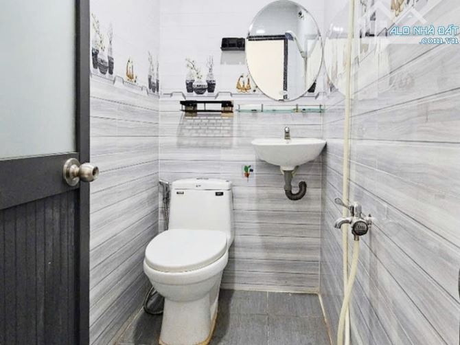 Cần thuê nhà 1 lầu 3 phòng ngủ hẻm Lê Văn Sỹ, Quận 3 - 5