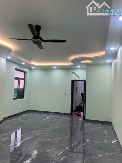 Bán nhà góc 2 mặt tiền thiết kế dạng căn hộ dịch vụ ngay cổng chào Bình Dương (8x23) - 5
