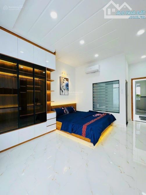 Cách mặt tiền 50m - Nhà mới 3 Tầng kế bên Chợ Tân Bình, Giáp Q10 DT: 4x16m _ Chỉ 7.8 tỷ - 5