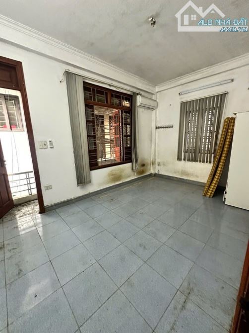 Bán nhà phố Minh Khai 50m2. 5 tầng . Ngõ rộng 3m. Giá 9 tỷ - 5