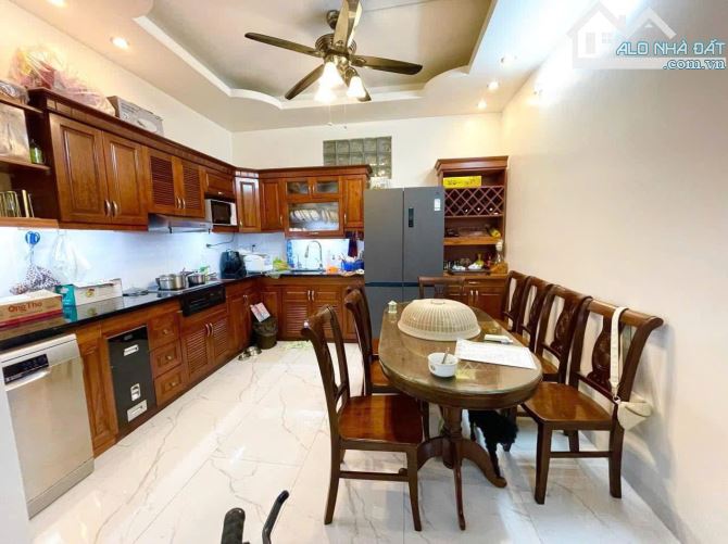 Bán nhà ngõ 173 Hoàng Hoa Thám quận Ba Đình - Sổ đỏ 43m2 - 5 tầng - MT 3,9m - Giá 9 Tỷ - 5