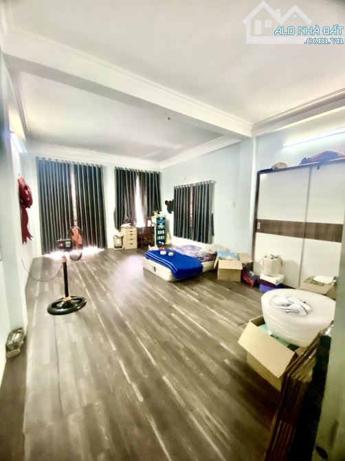 QUYẾT NHANH MỚI MUA ĐƯỢC CĂN NÀY NHÀ 3 TẦNG ĐÚC HẺM XE HƠI THÔNG ĐÔNG BẮC - TÔ KÝ Q12 - 5