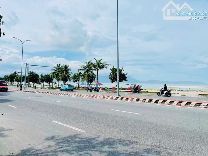 Bán đất mặt tiền Nguyễn Tất Thành rộng 124m2 vị trí đắc địa view Biển! - 5