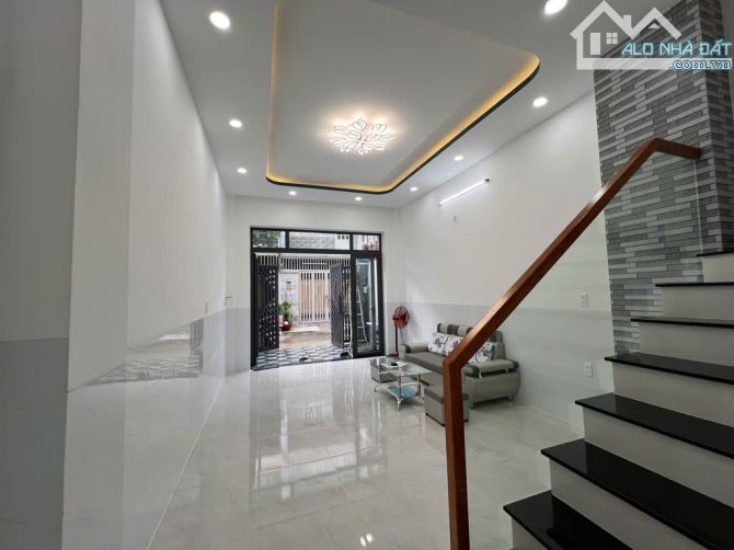 CHÍNH CHỦ GỬI BÁN NHÀ 3TẦNG MỚI TINH DT62M NGAY ĐƯỜNG GÒ CÁT,HẺM XE HƠI,CHỈ NHỈNH 6TỶ - 5