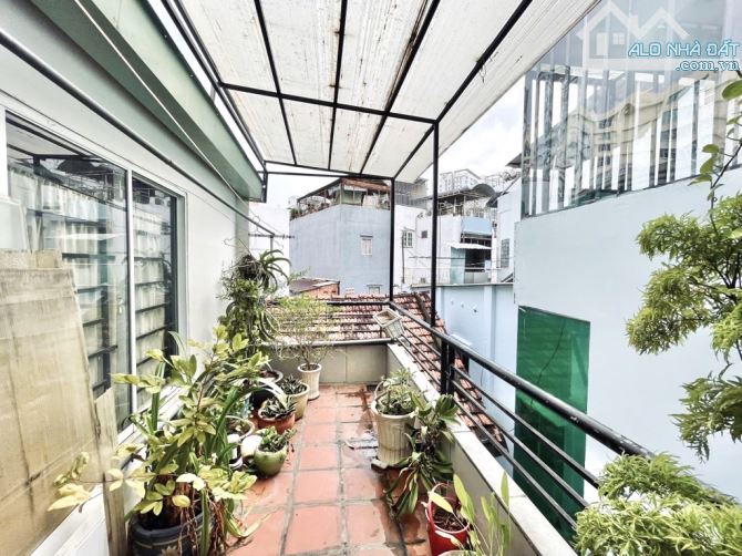 Bán Nhà Phú Nhuận - Nhanh Mới Kịp - Nhà 3 Tầng - 42m2 - Giáp Q1 - Chỉ 6.X Tỷ TL - 5