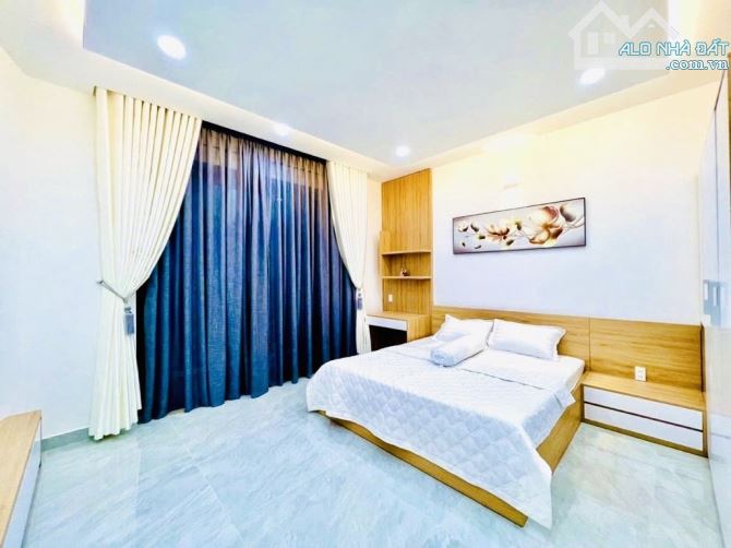 SIÊU PHẨM SÁT MẶT TIỀN - 7 CHỖ VÔ NHÀ - THANG MÁY NHẬP - NGAY VINCOM QUANG TRUNG, BV 175. - 5