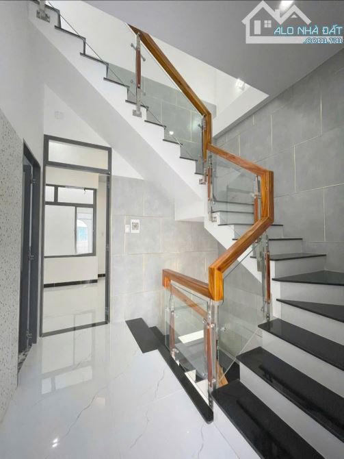 Bán Nhà đường Phạm Ngũ lão 3 Tầng Mới Đẹp P. Lê Hồng Phong Quy Nhơn, 44m2 , Giá 3 Tỷ 4xx - 5