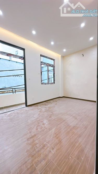 Nhà mới 2 tầng , Ngang 6 dài 7 , Hẻm 2.5m , Tôn Đản Chỉ 4.7 tỷ - 5