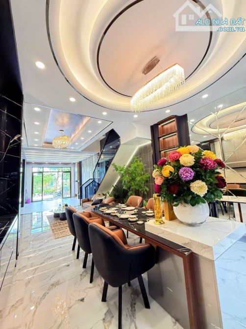 Q7 kế Phú Mỹ Hưng - MT Đường Số View Sông - 5x18 - 4 tầng 4PN - Nhỉnh 16 tỷ - 5