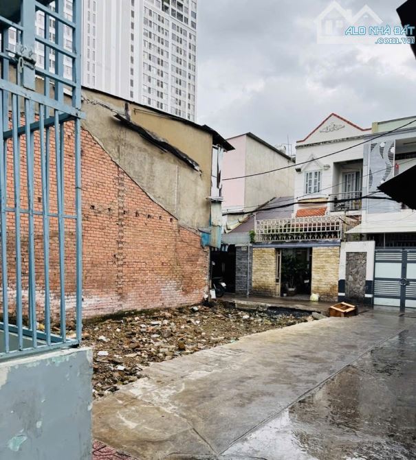 Đất đẹp ngang 5,1m dài 10m Bến Vân Đồn, P6, Quận 4 - 5
