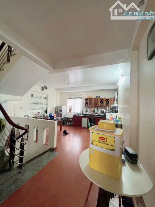 Spcc 🏡 BÁN NHÀ TẠI NGÕ /311 ĐẰNG HẢI-HẢI AN  📍 Vị trí đẹp: – Nhà 3 tầng độc lập gồm 3 ph - 6