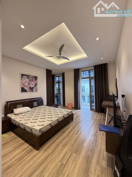 VINHOMES RIVERSIDE – PHÂN KHU NGUYỆT QUẾ - LÔ GÓC 3 THOÁNG - 176M2 - MT 8M - 56 TỶ. - 6