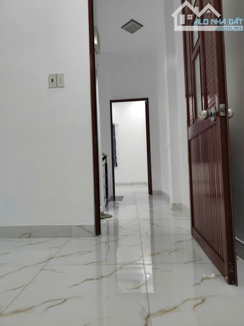 Nhà mới rất đẹp 1 lầu đường nhựa 5m ô tô đỗ trong nhà hiệp thành 13 q12 - 6