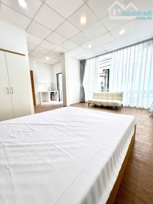 CHO THUÊ CĂN STUDIO FULL NỘI THẤT BAN CÔNG Ở SÁT QUẬN 1 - 6