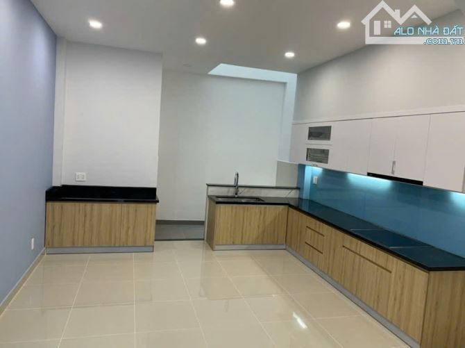 Bán Nhà 3 tầng Hẻm 1 Xẹt Hoàng Diệu2, ngay ĐH ngân hàng, DT 100m2, SHR,Vuông A4, nhỉnh 8ty - 6