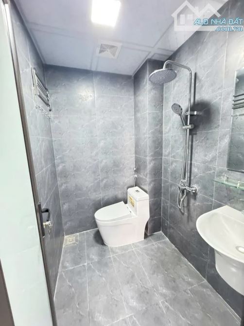 NHÀ ĐẸP  CỔ NHUẾ  - MỚI KINH KONG - 6 TẦNG THANG MÁY - VỪA Ở VỪA CHO THUÊ  9.5 TỶ. - 6