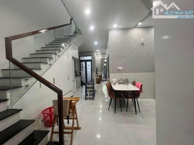 Siêu phẩm nè anh chị ơii, nhà 2 lầu, chỉ có 1 tỷ 450, DT 146m2. ở Tân Thông Hội-CC. SHR - 6