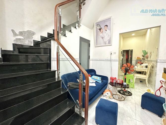 Ngộp bank, bán gấp nhà đường Lê Văn Sỹ, Quận 3, 54 m2 4 tầng chỉ 6.95 tỷ - 6