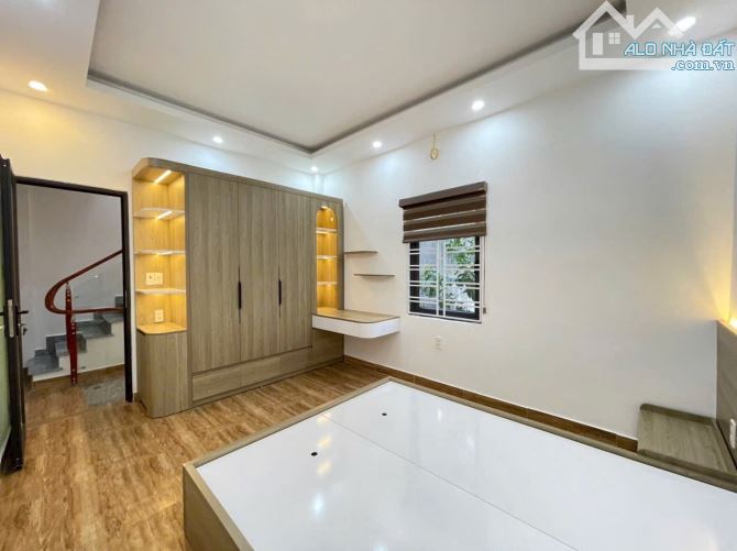 Căn 3 tầng rẻ nhất phường Hồng An ô tô đỗ cửa - 6