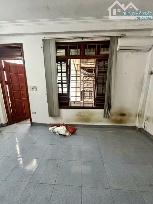 Bán nhà phố Minh Khai 50m2. 5 tầng . Ngõ rộng 3m. Giá 9 tỷ - 6
