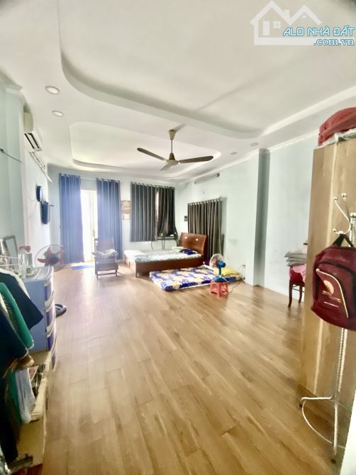 QUYẾT NHANH MỚI MUA ĐƯỢC CĂN NÀY NHÀ 3 TẦNG ĐÚC HẺM XE HƠI THÔNG ĐÔNG BẮC - TÔ KÝ Q12 - 6
