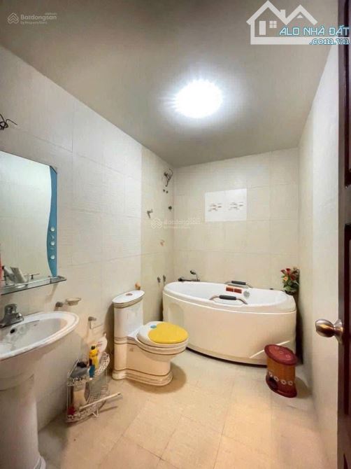 Biệt thự 4 tầng Thang Máy - Mặt đường Lê Thánh Tông - 6
