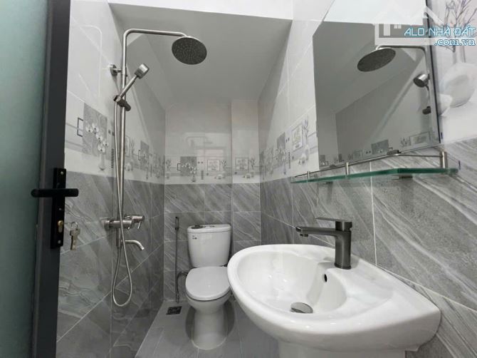 CHÍNH CHỦ GỬI BÁN NHÀ 3TẦNG MỚI TINH DT62M NGAY ĐƯỜNG GÒ CÁT,HẺM XE HƠI,CHỈ NHỈNH 6TỶ - 6