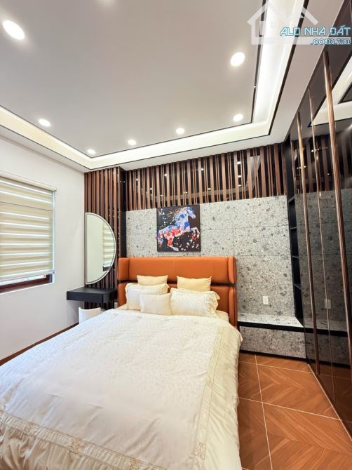 Q7 kế Phú Mỹ Hưng - MT Đường Số View Sông - 5x18 - 4 tầng 4PN - Nhỉnh 16 tỷ - 6
