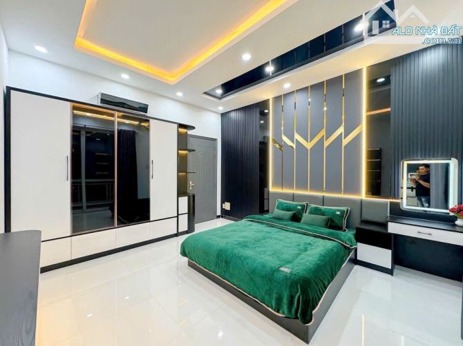 Siêu Phẩm 4 Tầng , XE HƠI ĐỔ CỬA , Ngang 5.3m , Huỳnh Tấn Phát , giá 7Tỷ Hơn - 7