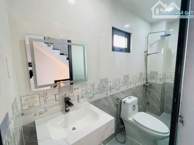 Nhà mới hoàn thiện - 4x10m - 4 tầng - vincom Nam Long - Chỉ 5,5 tỷ - 7