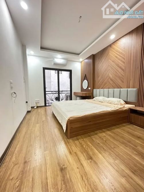 BÁN NHÀ TRUNG TÂM ĐỐNG ĐA, 10M RA Ô TÔ, NGÕ THÔNG, 5 TẦNG, THANG MÁY, 35M, 10.3 TỶ - 7