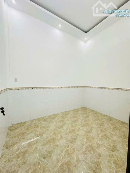 Bán gấp căn nhà Đ.Lê Thị Nữa - củ chi - 120m2 - 835 triệu - sổ riêng - 7