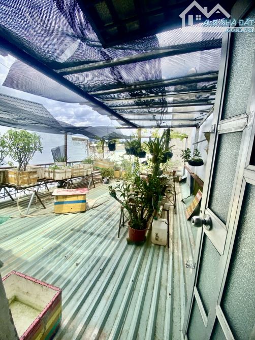 QUYẾT NHANH MỚI MUA ĐƯỢC CĂN NÀY NHÀ 3 TẦNG ĐÚC HẺM XE HƠI THÔNG ĐÔNG BẮC - TÔ KÝ Q12 - 7
