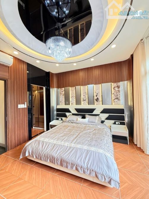 Q7 kế Phú Mỹ Hưng - MT Đường Số View Sông - 5x18 - 4 tầng 4PN - Nhỉnh 16 tỷ - 7