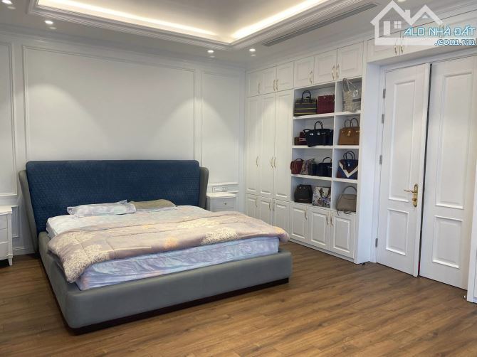 Biệt thự đơn lập Cầu Giấy - trục chính 5 làn ô tô - view CV - 320m2 - 95 tỷ - 8