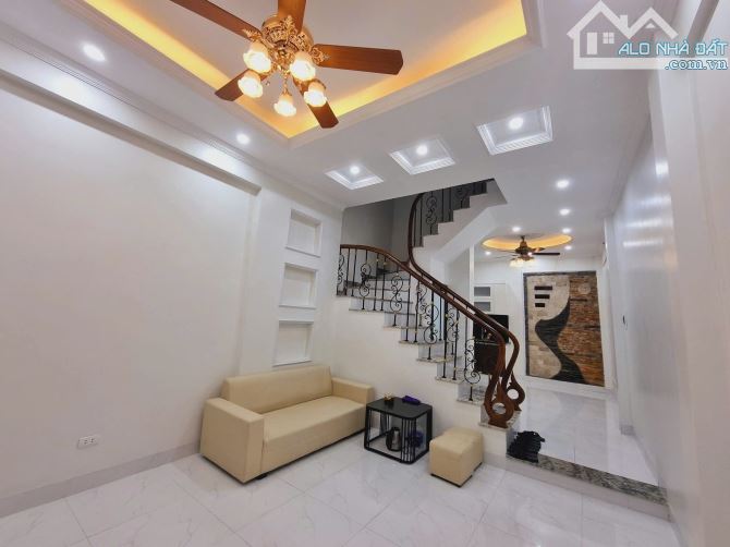 ĐỐNG ĐA - ĐƯỜNG LÁNG - 40M2 - 5 TẦNG - MT 4M - NGÕ NÔNG CÁCH PHỐ CHỈ 35M - NHỈNH 10 TỶ - 8