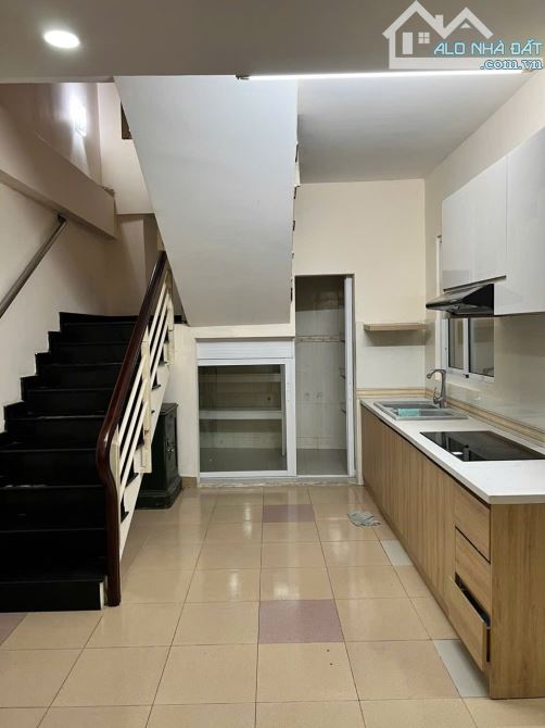 Cho thuê nhà biệt thự Nguyễn Văn Linh - Quận 7 - 160m2 - 25tr/tháng - 8