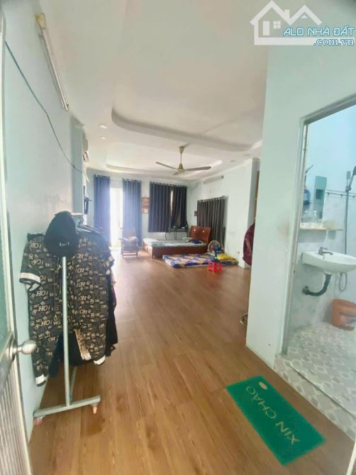 📣📣📣NHÀ 3 TẦNG MỚI TINH - HẺM XE HƠI 5M THÔNG TỨ TUNG - SÁT BÊN CHỢ ĐÔNG BẮC - 2 PHÚT QU - 8