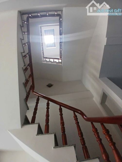 NHÀ 4 TẦNG BTCT MỚI TINH SANG TRỌNG, 96M2, 4PN, 4WC, HXH, GẦN CHỢ ĐÔNG QUANG, CHỈ 7,5 TỶ - 8