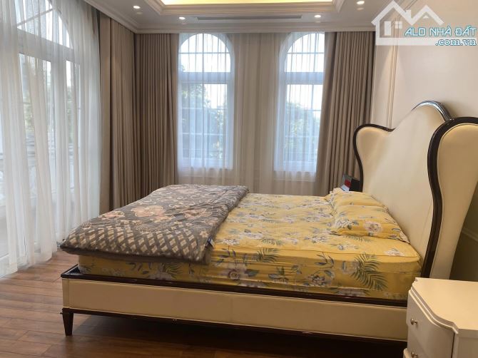 Bán nhà biệt thự vườn đào mặt phố Lạc Long Quân, Tây Hồ Tây, 400m2, 5T, MT 18m - 150 tỷ - 9