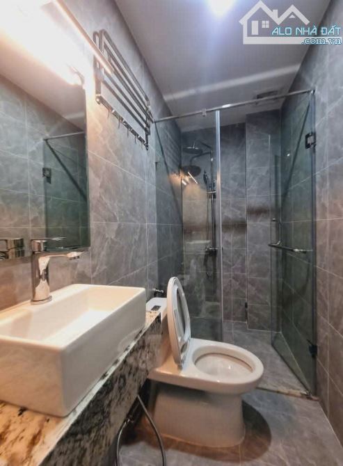 ĐỐNG ĐA - ĐƯỜNG LÁNG - 40M2 - 5 TẦNG - MT 4M - NGÕ NÔNG CÁCH PHỐ CHỈ 35M - NHỈNH 10 TỶ - 9