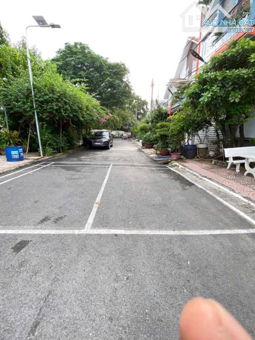 Bán Biệt Thự đường số 6 Khu Dân Cư Vĩnh Lộc, 200m2 ( 10 x 20 ) 3 TẦNG 4 PN lớn, View đẹp - 9