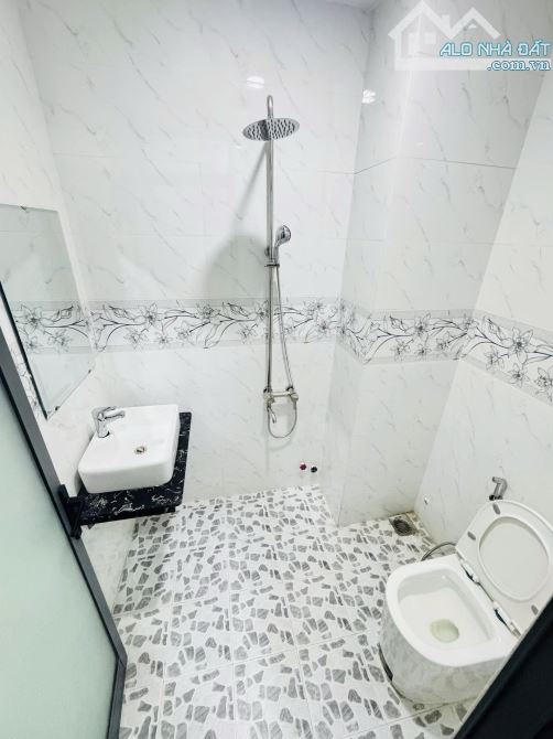 Cho thuê nhà nguyên căn Lê Hồng Phong, Phước Long, Nha Trang DT sử dụng 130m2 4pn - 9