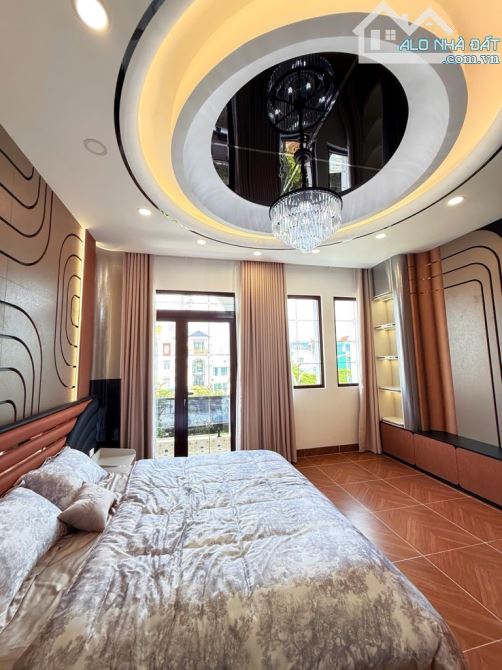 Q7 kế Phú Mỹ Hưng - MT Đường Số View Sông - 5x18 - 4 tầng 4PN - Nhỉnh 16 tỷ - 9