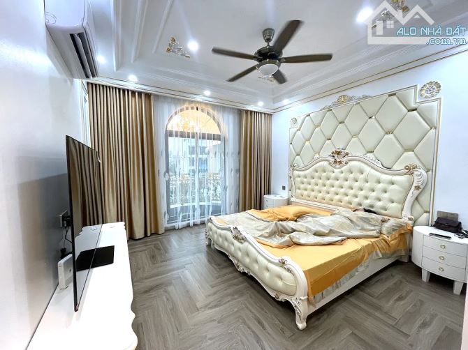 SIÊU PHẨM NGUYỄN VĂN CỪ, DT60M2, 6 TẦNG, Ô TÔ ĐỖ CỬA, KINH DOANH ĐỈNH,  GIÁ 9.X TỶ